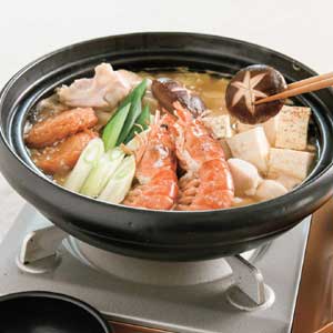 湯気の向こうに、土のぬくもり — 四日市・萬古焼のある暮らし